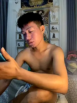 Snapshot of xshyboyx chatting on 09/28/25, 03:56 xshyboyx online show from 09/28/25, 03:56