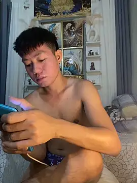 Snapshot of xshyboyx chatting on 10/01/25, 03:34 xshyboyx online show from 10/01/25, 03:34
