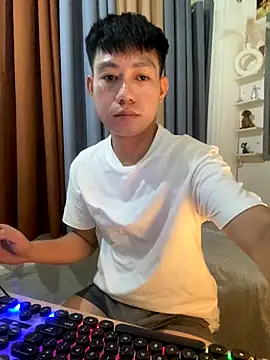 xshyboyx online show from 10/28/25, 04:49