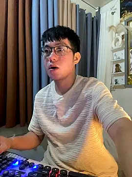 xshyboyx online show from 12/01/25, 10:53