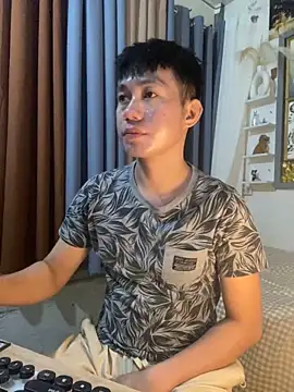 xshyboyx online show from 12/17/25, 06:08