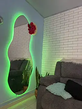 Snapshot of Im_Fernanda chatting on 10/28/25, 10:08 Im Fernanda online show from 10/28/25, 10:08