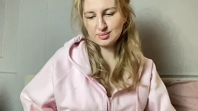 Snapshot of Kadayy1 chatting on 09/12/25, 05:24 Kadayy1 online show from 09/12/25, 05:24