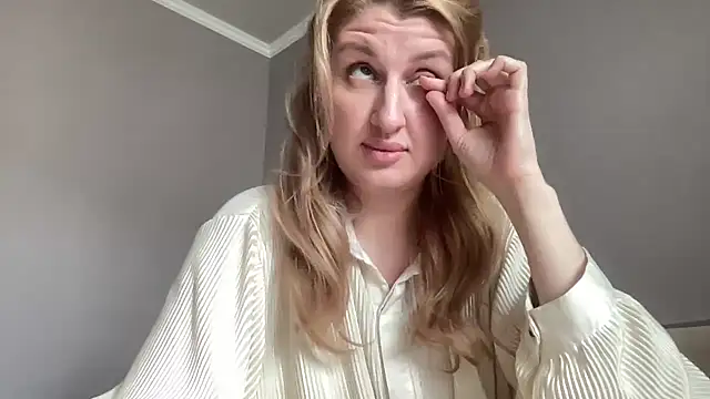 Snapshot of Kadayy1 chatting on 09/17/25, 09:22 Kadayy1 online show from 09/17/25, 09:22