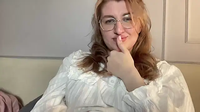 Snapshot of Kadayy1 chatting on 11/12/25, 04:07 Kadayy1 online show from 11/12/25, 04:07