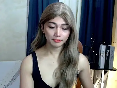 Kelly Holly online show from 09/18/25, 01:51