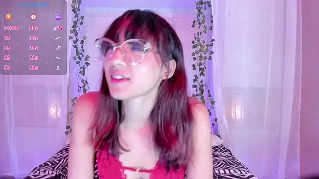 Snapshot of CamiGox chatting on 11/28/25, 08:22 CamiGox online show from 11/28/25, 08:22