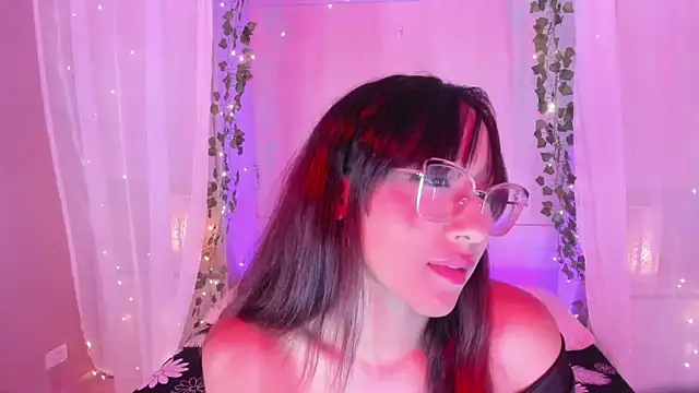 Snapshot of CamiGox chatting on 12/15/25, 07:40 CamiGox online show from 12/15/25, 07:40