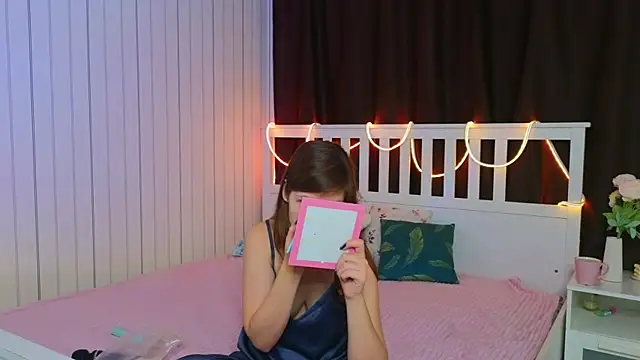 BeatrixCarIeton online show from 11/29/25, 07:17