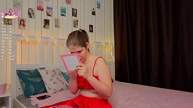 BeatrixCarIeton online show from 12/19/25, 08:16