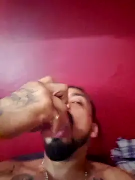 Snapshot of Cnutt310 chatting on 10/06/25, 10:51 Cnutt310 online show from 10/06/25, 10:51