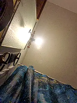 Snapshot of Cnutt310 chatting on 10/21/25, 06:58 Cnutt310 online show from 10/21/25, 06:58