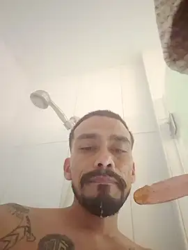 Snapshot of Cnutt310 chatting on 11/13/25, 05:28 Cnutt310 online show from 11/13/25, 05:28