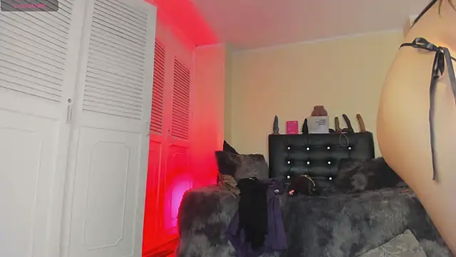 Draculairis online show from 09/19/25, 02:18