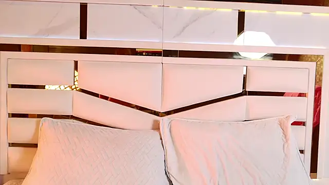 ambar rosse25 online show from 11/29/25, 11:57