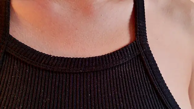 ambar rosse25 online show from 11/30/25, 11:36