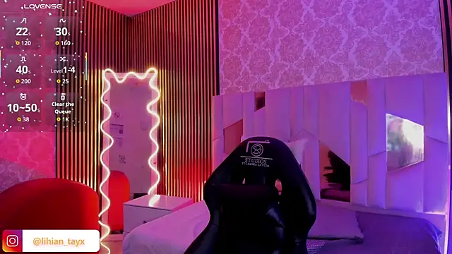 LIHIAN TAY online show from 11/05/25, 03:28