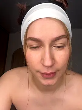 Agata Holman online show from 11/19/25, 10:21