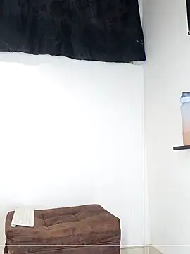 angierot2025 online show from 04/21/26, 10:01