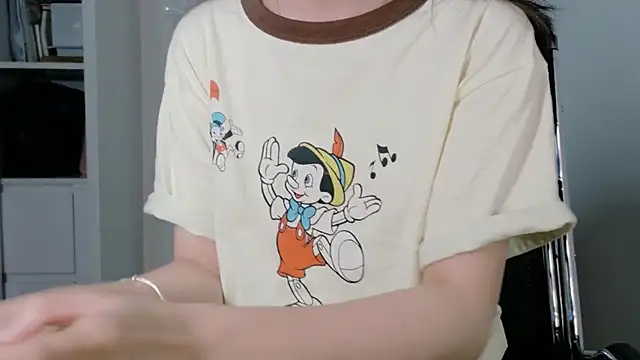 Snapshot of Ryeon_99 chatting on 02/23/26, 04:32 Ryeon 99 online show from 02/23/26, 04:32