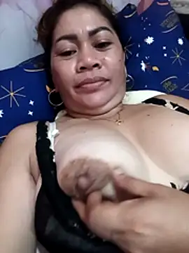 sexybitch 02 online show from 04/27/26, 01:47