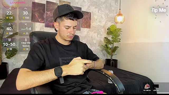 Snapshot of nils_saint chatting on 11/14/25, 08:29 nils saint online show from 11/14/25, 08:29