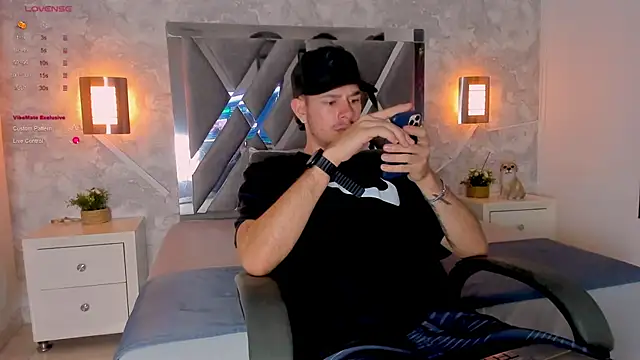 Snapshot of nils_saint chatting on 11/17/25, 03:01 nils saint online show from 11/17/25, 03:01