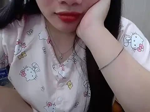 Snapshot of Zhi__2k6 chatting on 09/13/25, 05:13 Zhi 2k6 online show from 09/13/25, 05:13