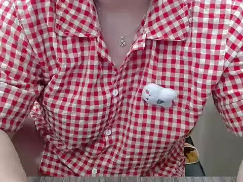 Snapshot of Zhi__2k6 chatting on 10/01/25, 04:57 Zhi 2k6 online show from 10/01/25, 04:57