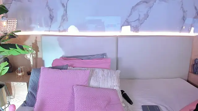 ValSmith  online show from 04/23/26, 03:41