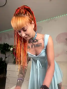Snapshot of Lets_Fun chatting on 10/07/25, 11:35 Lets Fun online show from 10/07/25, 11:35