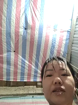 Snapshot of Many_lize chatting on 10/21/25, 10:43 Many lize online show from 10/21/25, 10:43