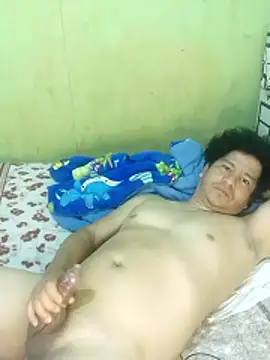 Snapshot of 3-11A chatting on 12/16/25, 06:18 3-11A online show from 12/16/25, 06:18