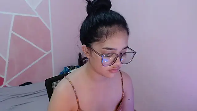 Snapshot of aaliyah_walker chatting on 11/24/25, 10:48 aaliyah walker online show from 11/24/25, 10:48