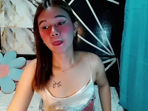 Snapshot of urgirl_mikah chatting on 02/18/26, 11:11 urgirl mikah online show from 02/18/26, 11:11