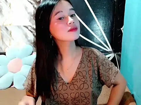 Snapshot of urgirl_mikah chatting on 07/12/26, 01:13 urgirl mikah online show from 07/12/26, 01:13