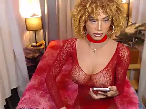 DAYANARAHFOX online show from 03/04/26, 11:00