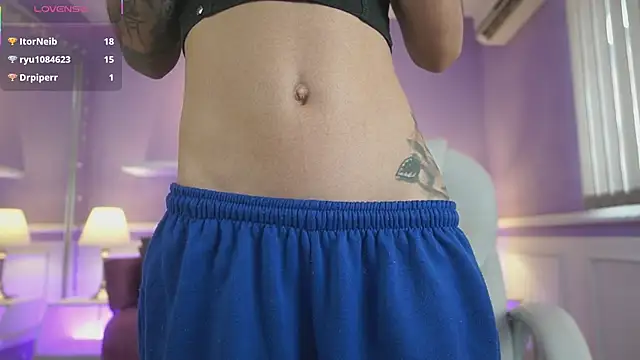 Snapshot of NicoleCrawft chatting on 10/04/25, 07:12 NicoleCrawft online show from 10/04/25, 07:12