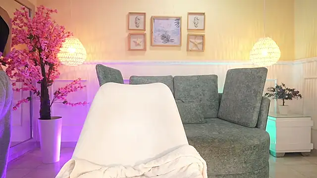 NicoleCrawft online show from 11/05/25, 07:03