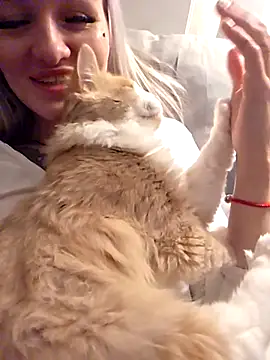 Snapshot of KateMonroe chatting on 12/15/25, 02:16 KateMonroe online show from 12/15/25, 02:16