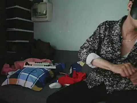 boyhigh1997 online show from 12/15/25, 07:12