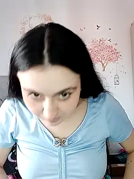 Snapshot of MillyDulce_ chatting on 10/26/25, 01:28 MillyDulce  online show from 10/26/25, 01:28