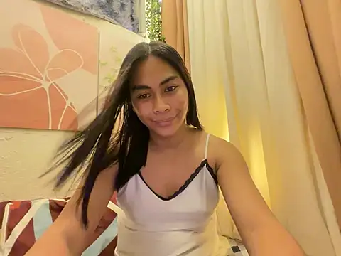 Snapshot of Sweetasian_cum chatting on 06/25/26, 04:12 Sweetasian cum online show from 06/25/26, 04:12