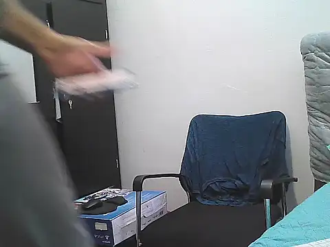 morenocabro10 online show from 10/18/25, 05:25