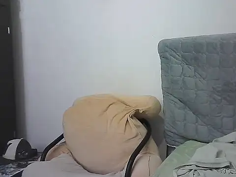 morenocabro10 online show from 11/23/25, 01:49