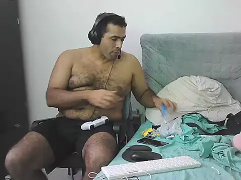 morenocabro10 online show from 04/22/26, 05:10