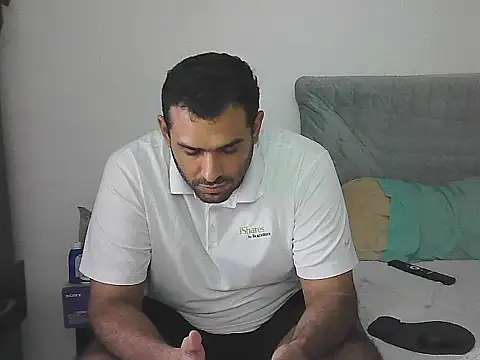 Snapshot of morenocabro10 chatting on 06/12/26, 06:12 morenocabro10 online show from 06/12/26, 06:12