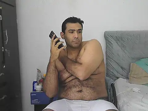 Snapshot of morenocabro10 chatting on 06/17/26, 04:15 morenocabro10 online show from 06/17/26, 04:15