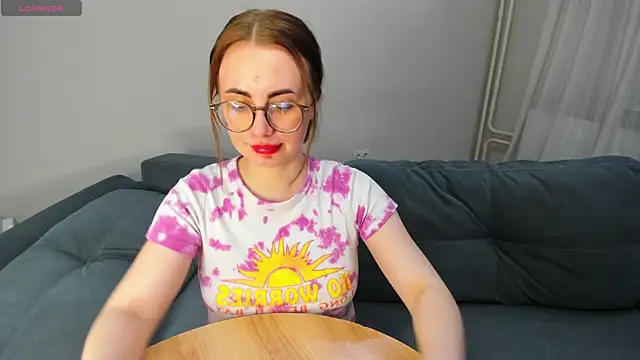 MewStella online show from 04/12/26, 01:49