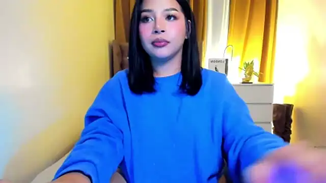 LauraLoove online show from 12/03/25, 05:00